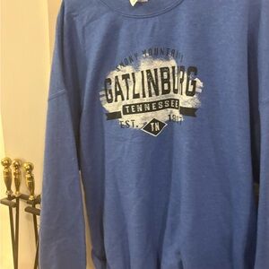 Gildan Blue Gatlinburg Tennessee Pullover Sweatshirt like new never worn